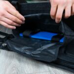 Gilet tattico appesantito con piastre nere Gilet tattico appesantito con piastre nere