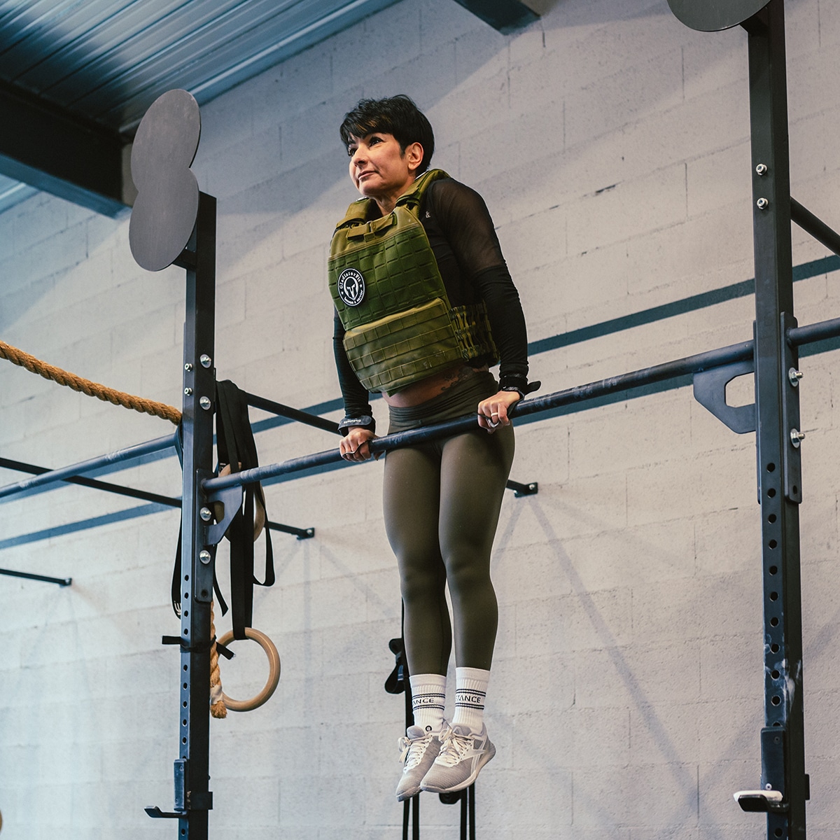 Gilet tattico appesantito con piastre verdi militari Gilet tattico appesantito con piastre verdi militari