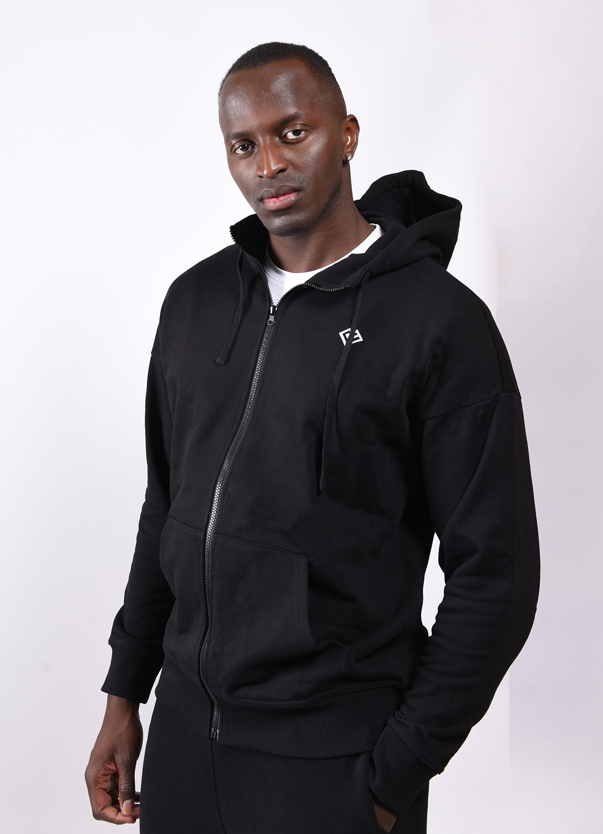 hoodie zip black 1 1200
