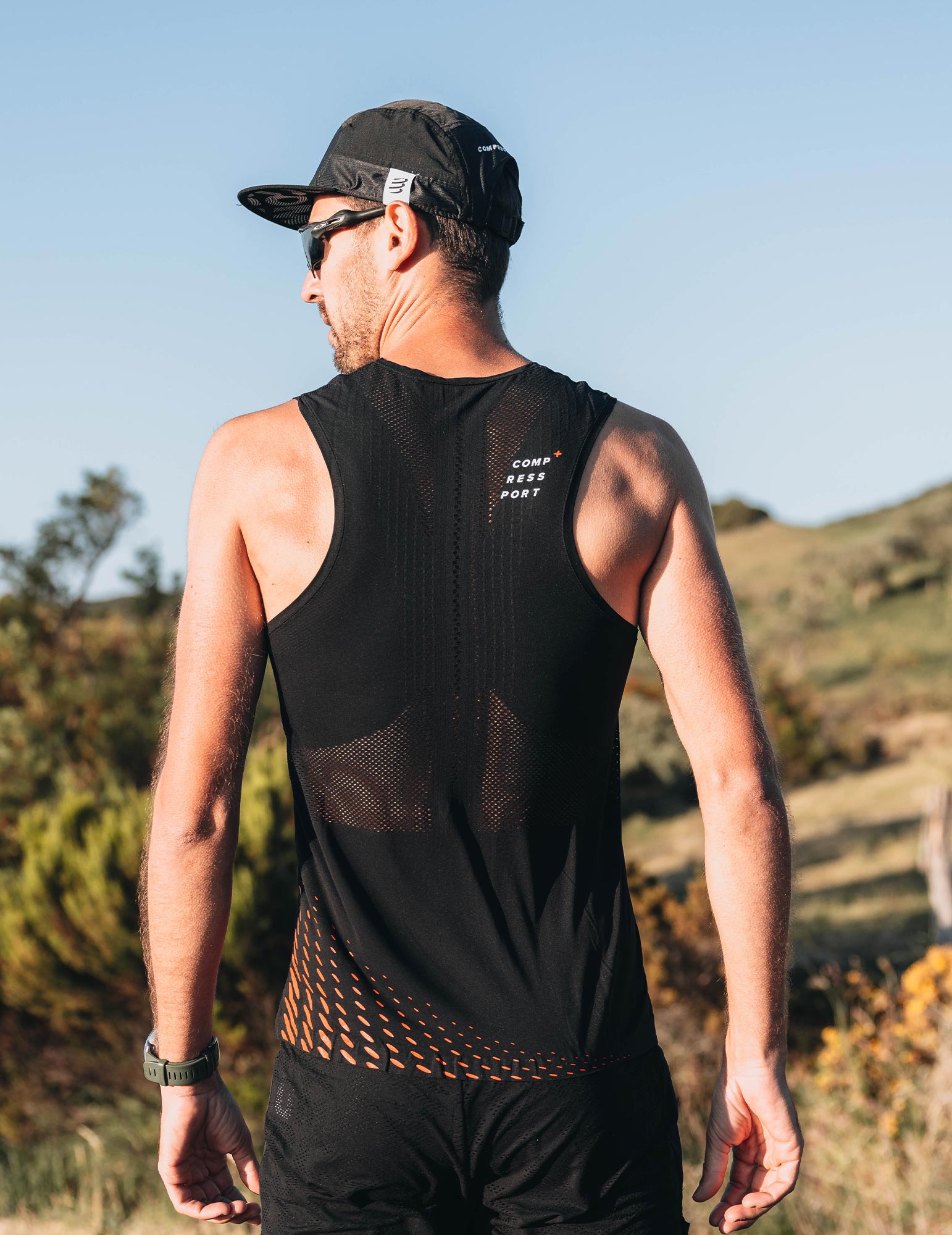 Debardeur t shirt running Pro racing Singlet Homme Compressport 15398