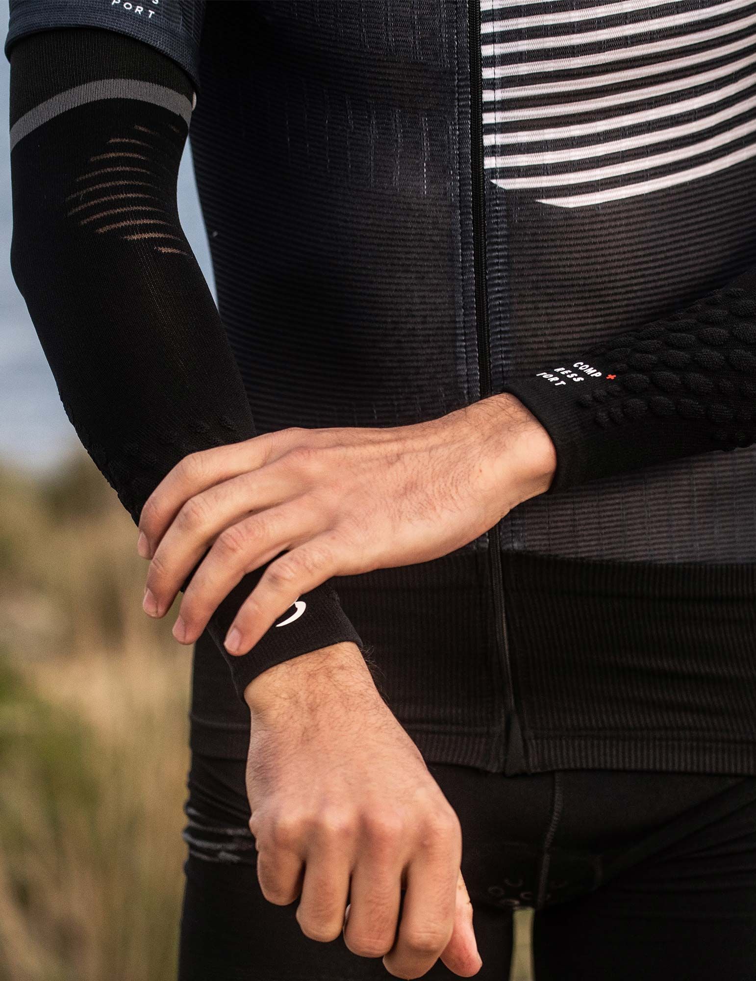 Manchettes de compressions pour bras Ultralight Compressport lot de 2 22393