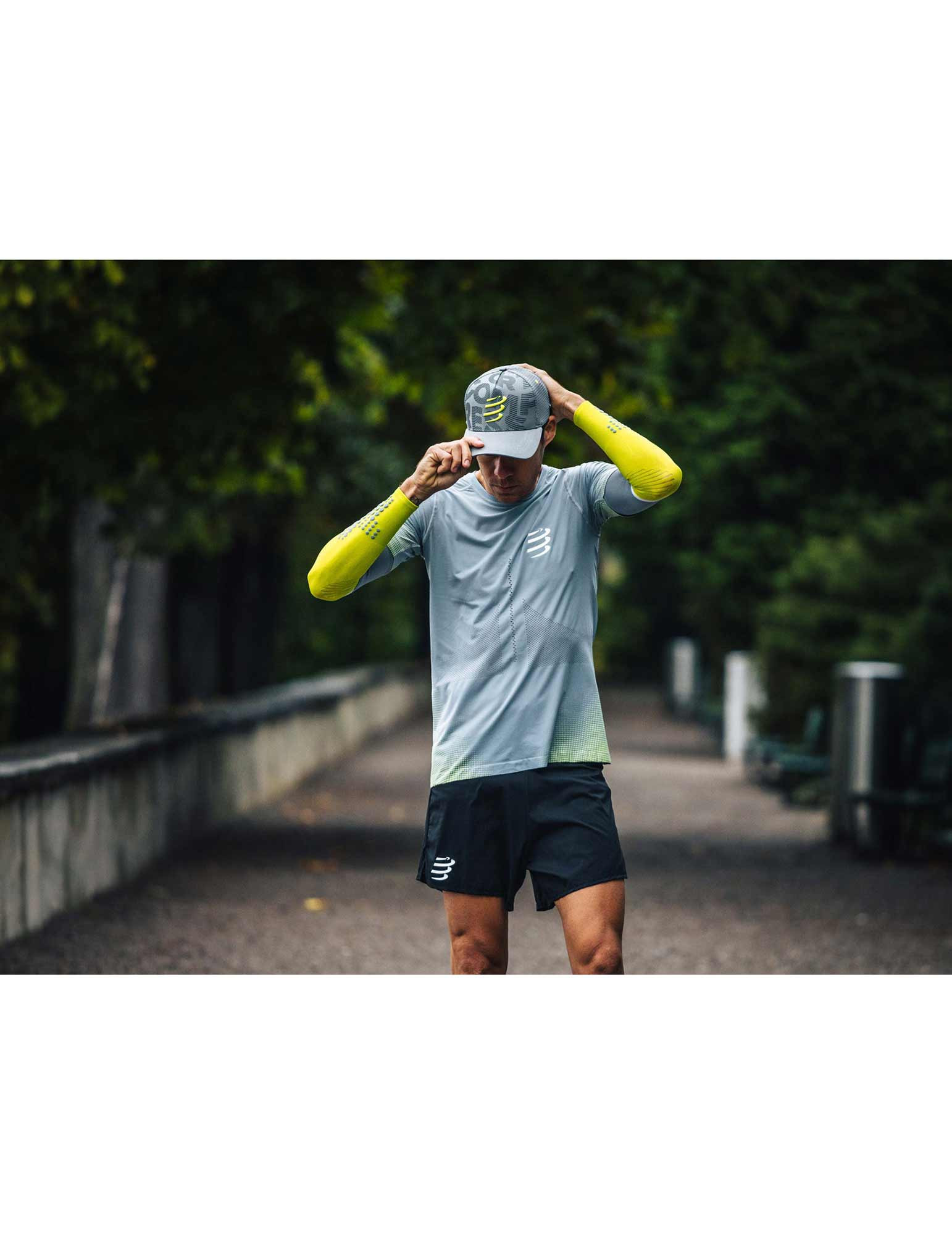 Manchettes de compressions pour bras Ultralight Compressport lot de 2 55782