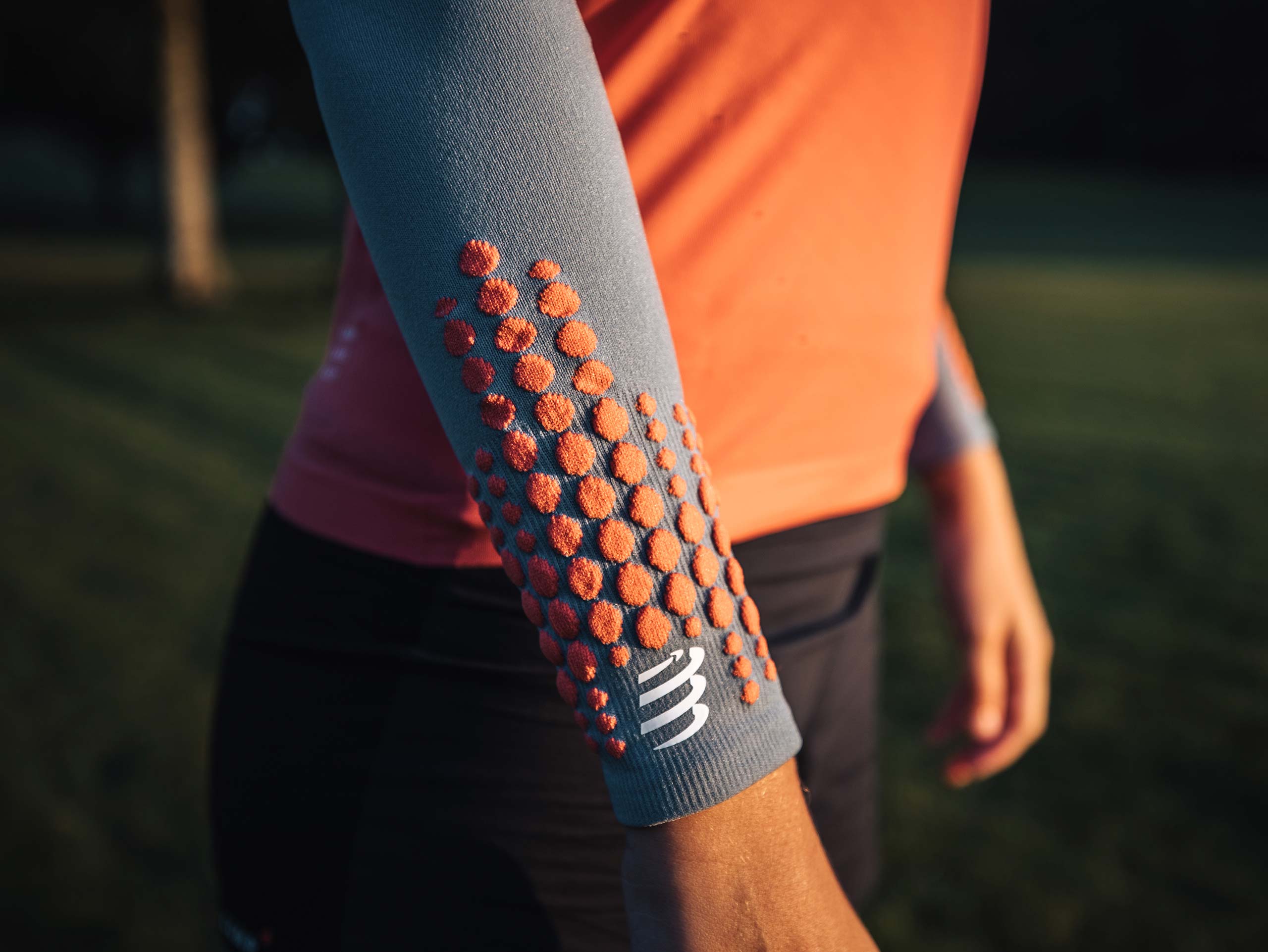 Manchettes de compressions pour bras Ultralight Compressport lot de 2 96301