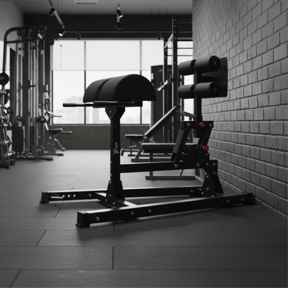 Banc multi station GHD en acier pour abdominaux jambes et fessiers Titan